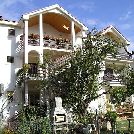 Apartments Oasis 닌 외부 사진